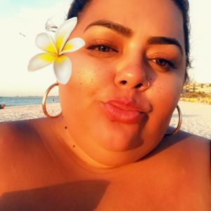 Meet your Posher, Yesenia